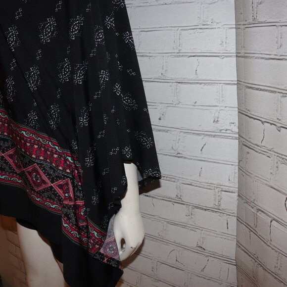 🖤❤️🤍 Ivory Love Blouse · Black & Red Accents · Size M · Elegant Contrast - Picture 4 of 7